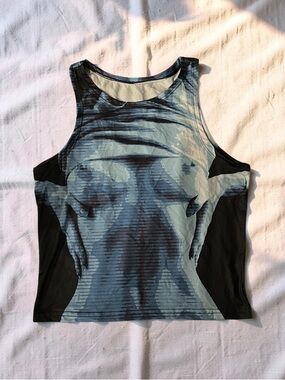 Sleeveless Printed Crop Tank Top